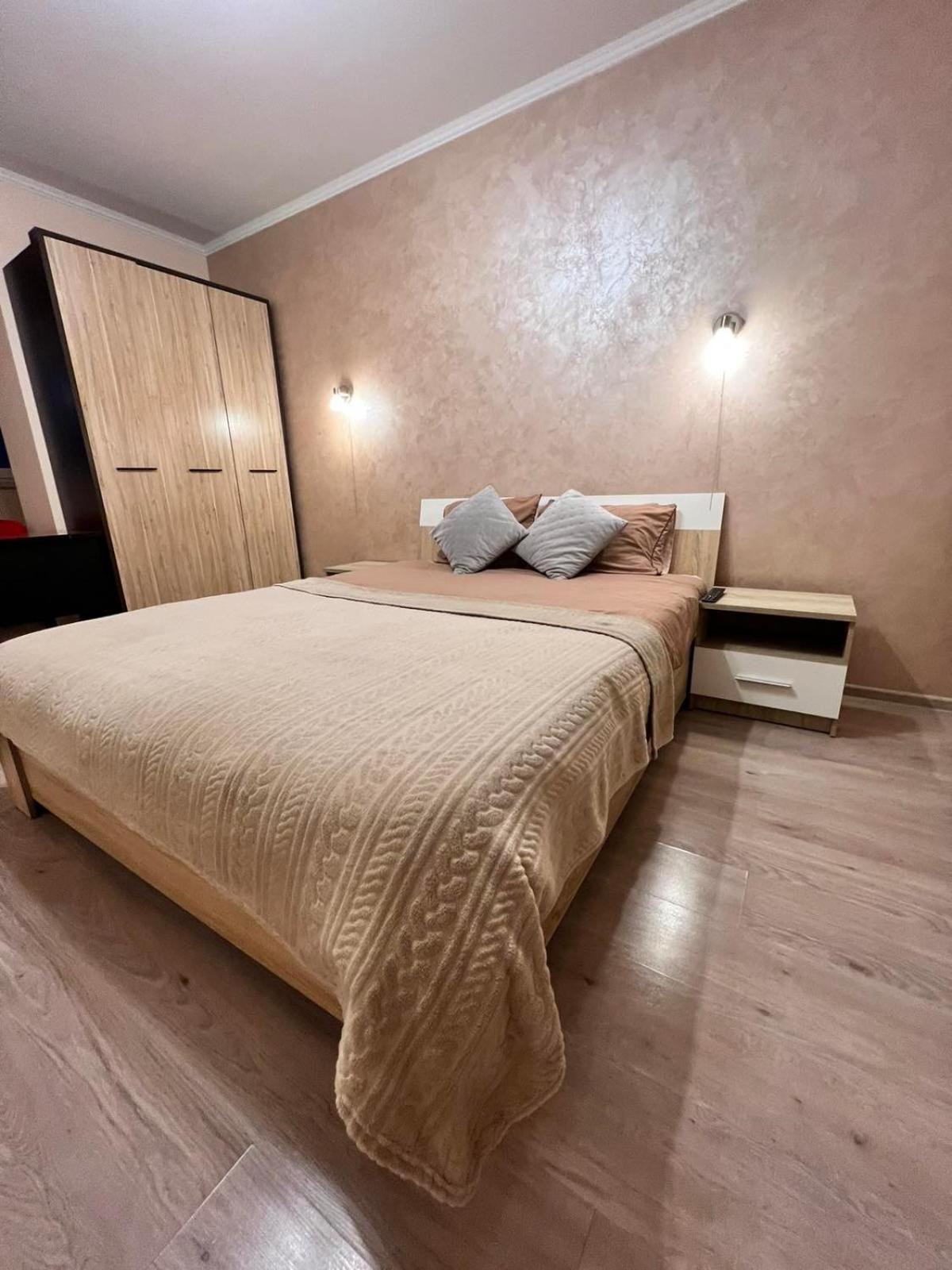 Apartaments Sichovyh Strilciv 68A Ivano-Frankivsk Ngoại thất bức ảnh